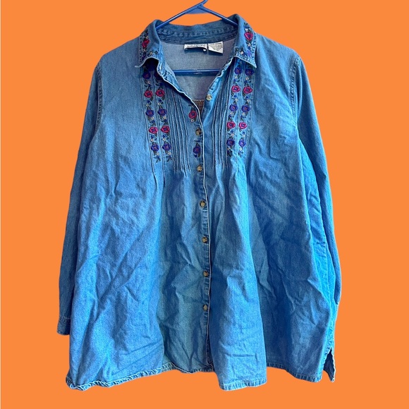 Vintage 90s Embroidered Purple/Pink Flower Strips Denim Buttondown. - Picture 1 of 6